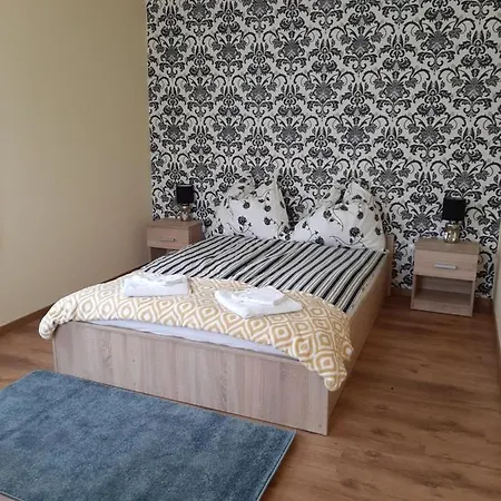 Natúr Forrás Apartman * Ábrahámhegy